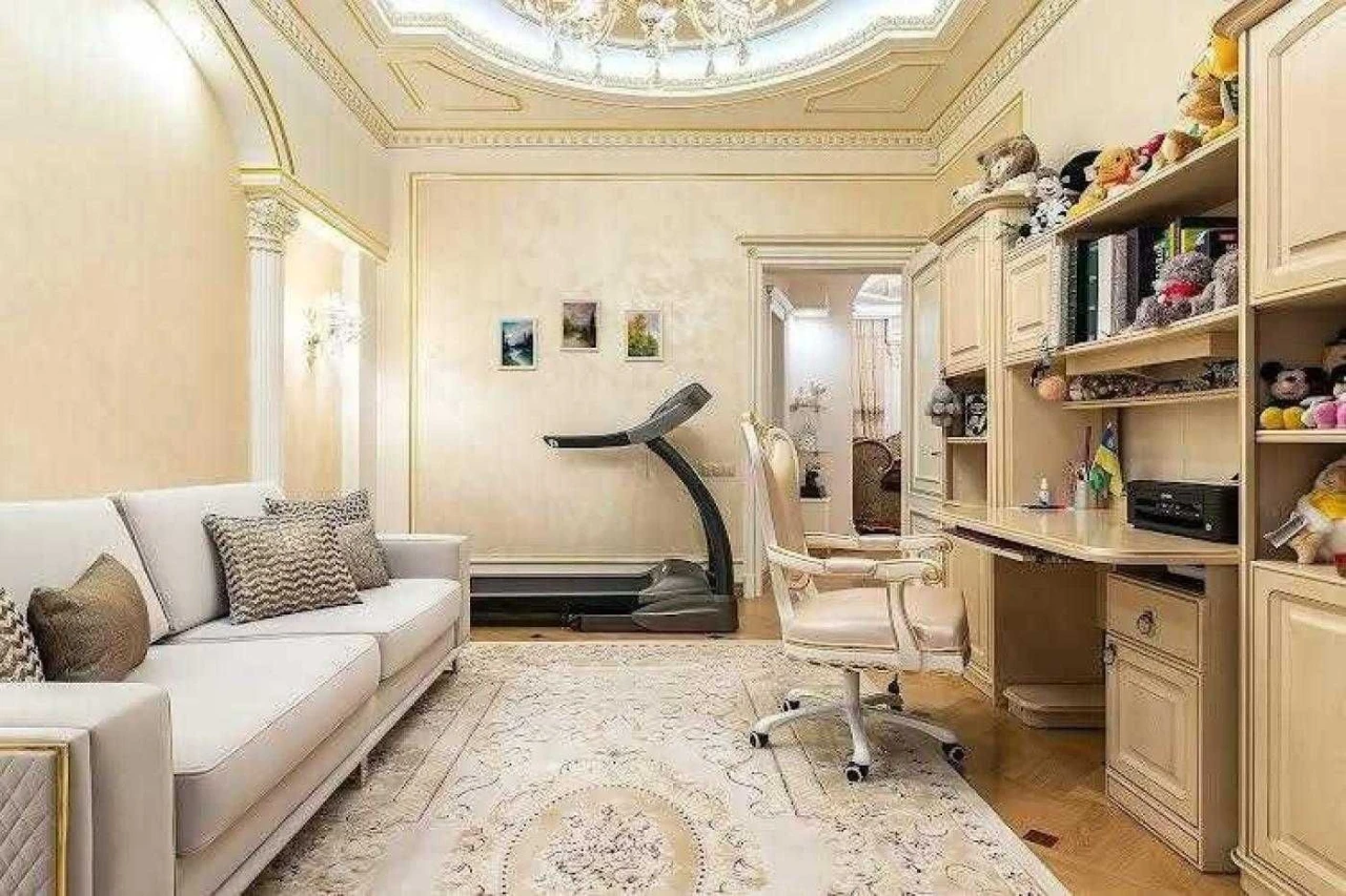 3 кімнатна квартира з дизайнерським ремонтом, вулиця Коцюбин