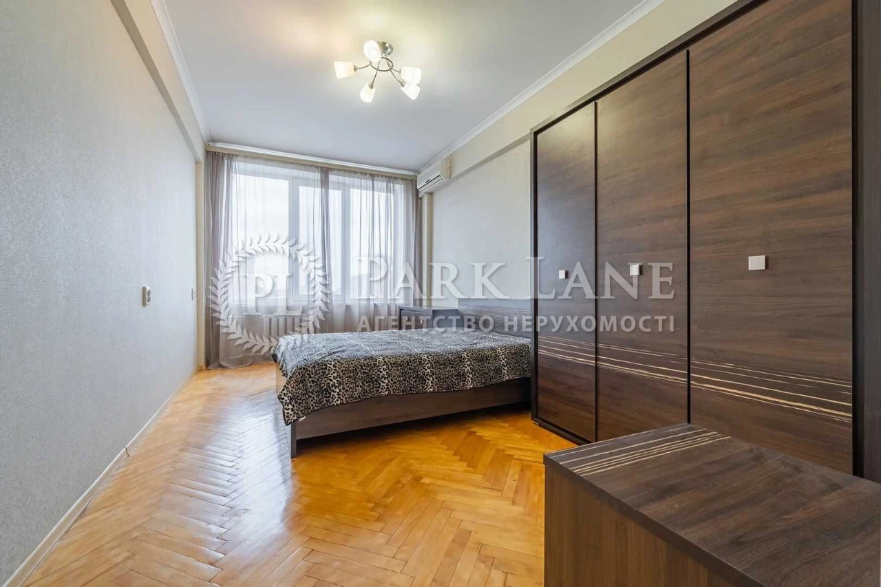 Продаж 2 к квартири бульв. Лесі Українки 36Б Центр Печерськ