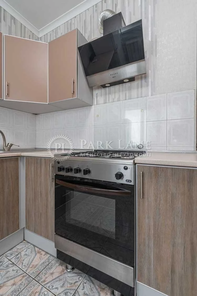 Продаж 2 к квартири бульв. Лесі Українки 36Б Центр Печерськ