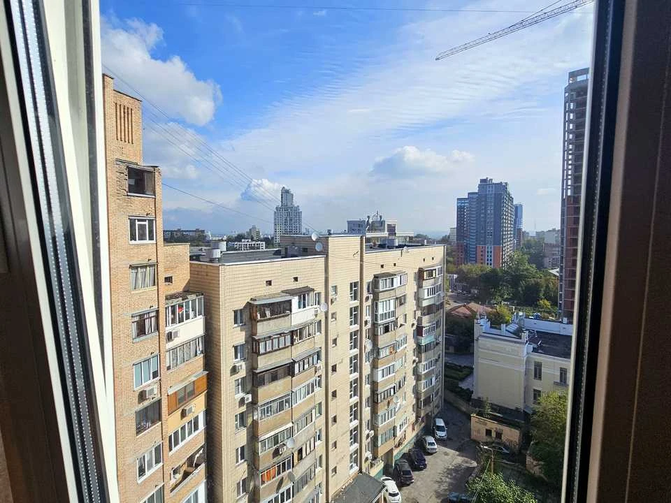 Квартира. Київ, Загорівська вул.