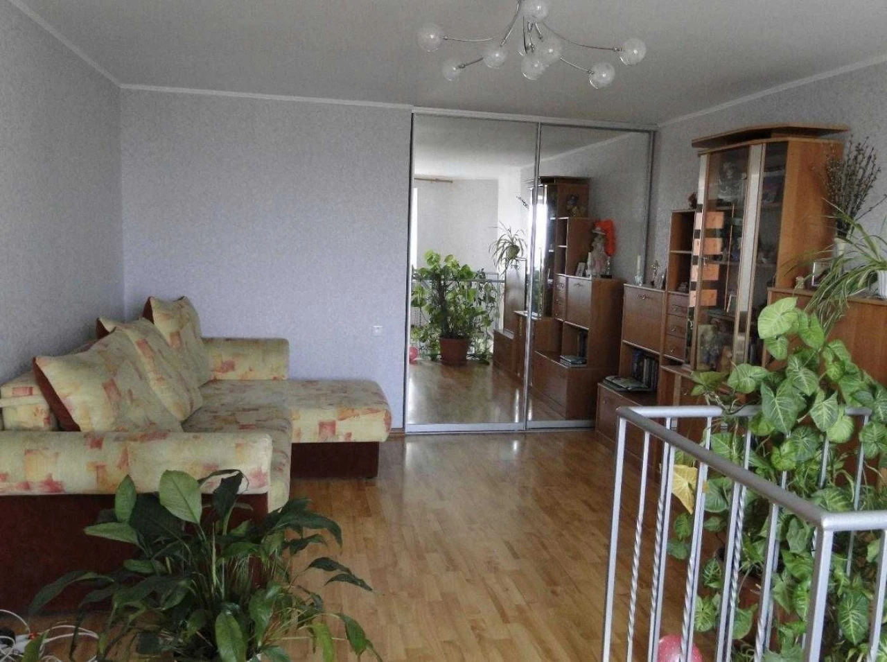 Під держпрограми: 4к дворівнева 115 м² на Тополиній, меблі,