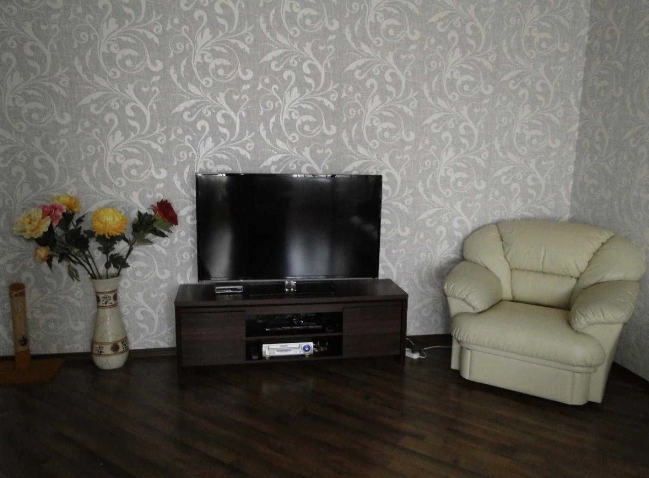 Під держпрограми: 4к дворівнева 115 м² на Тополиній, меблі,