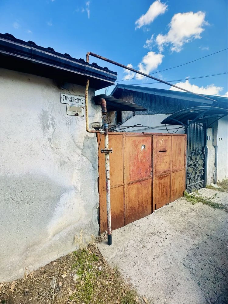 Продам Две 2-комнатные квартиры на земле на ул. Глиняная, Ма
