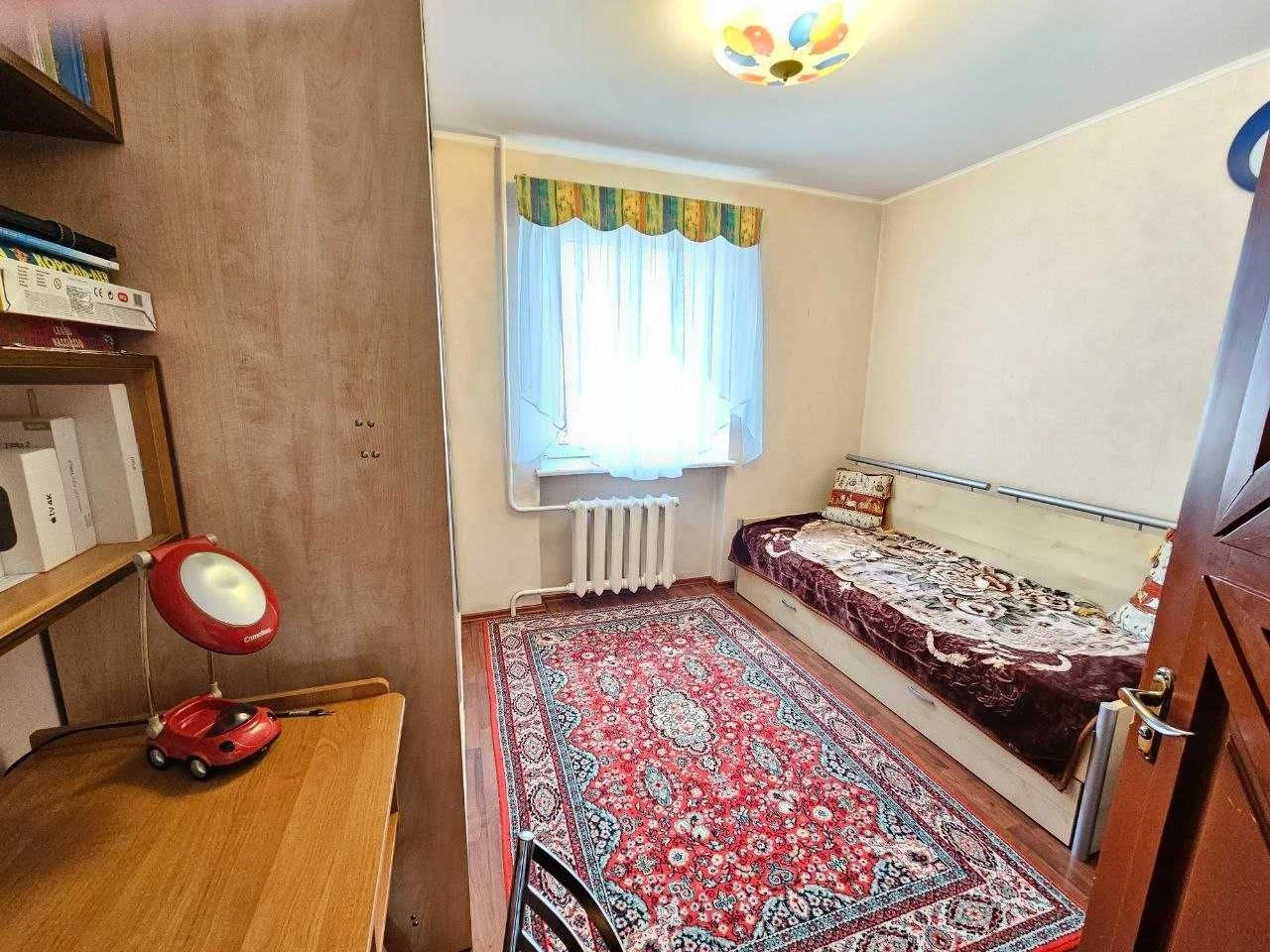 Таирова/Вильямса, 3 комн,кирпич, капитальный ремонт,мебель,г