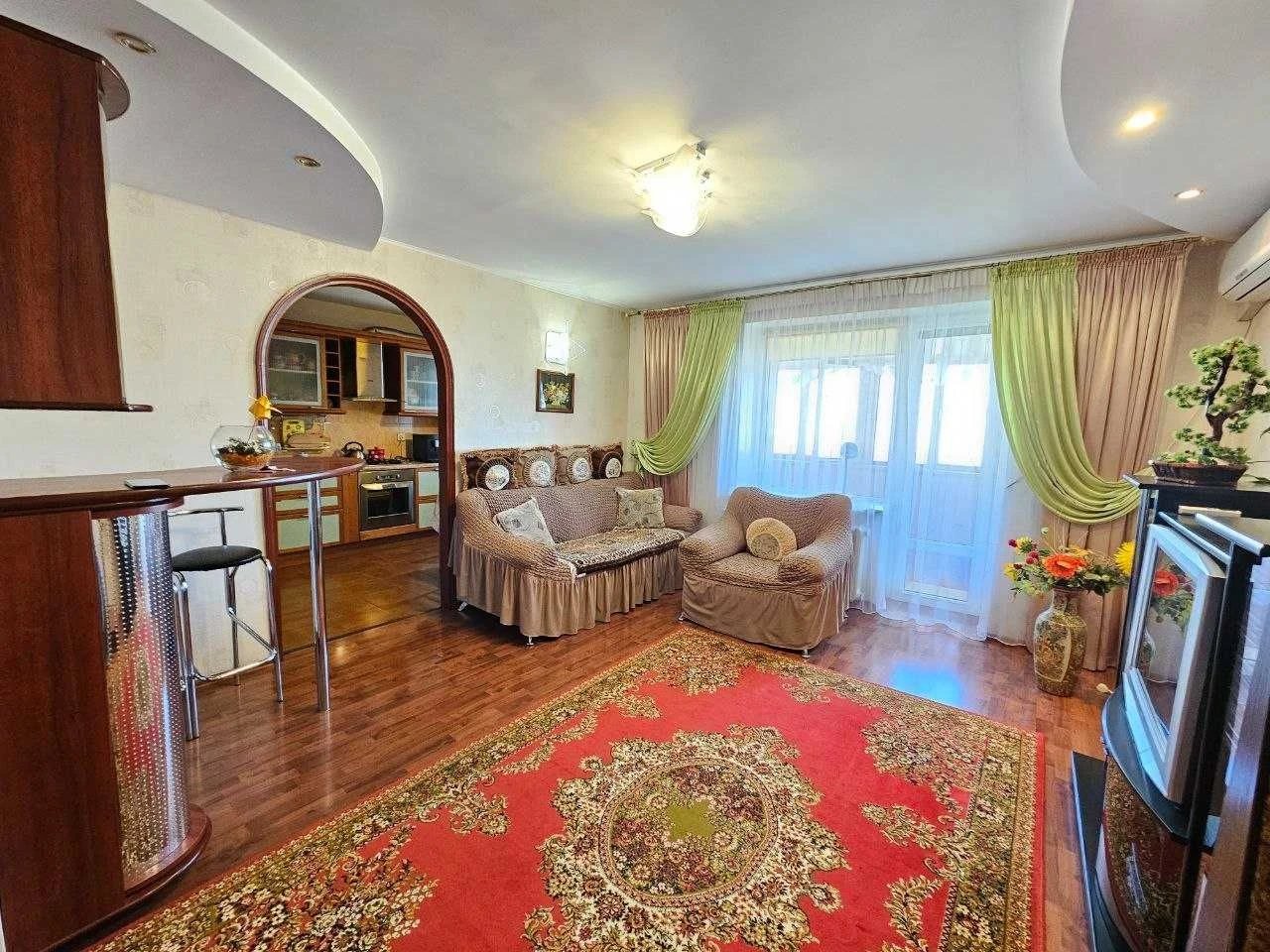 Таирова/Вильямса, 3 комн,кирпич, капитальный ремонт,мебель,г