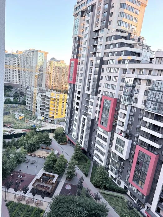 Продам Свою квартиру  в ЖК Таировские Сады можно под програм