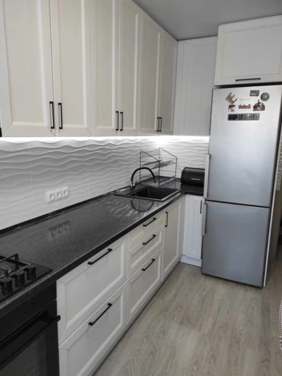 Продам 3к квартиру на Алмазному, 65кв.м, 4/9пов, укомплектов
