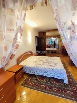 No commissionSale of a three-room apartment G. Almazova 6, 19950