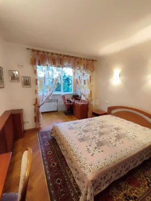 No commissionSale of a three-room apartment G. Almazova 6, 19950