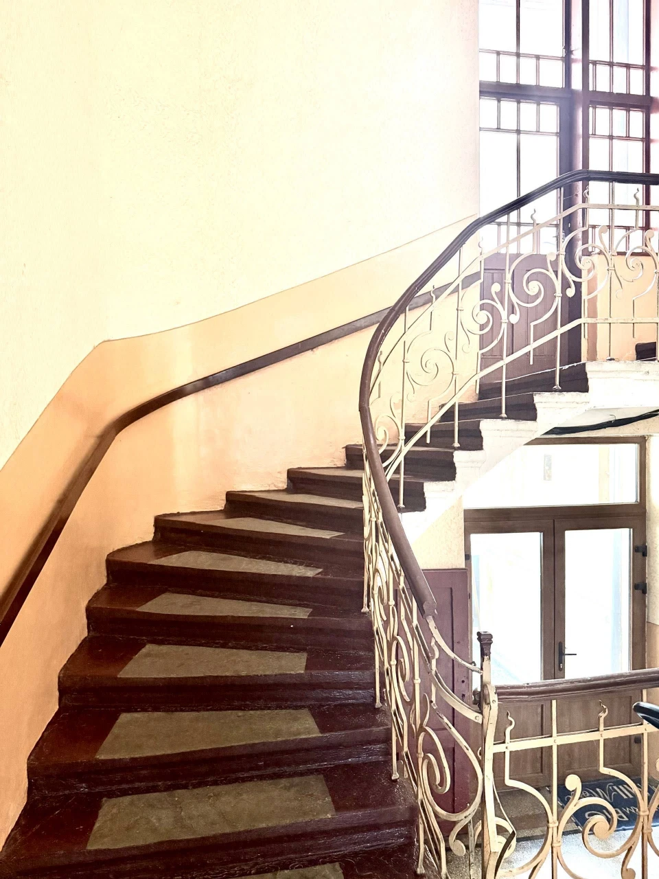 Продаж 4-к квартири 132 м², вул. Грушевського (Австрійський