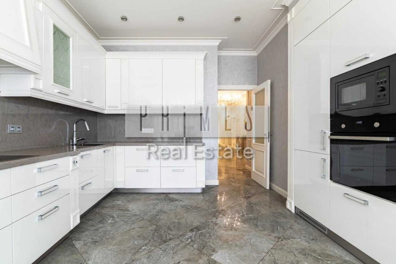 Без% Продаж 5 кімнатної квартири (208 м), вул. Драгомирова,