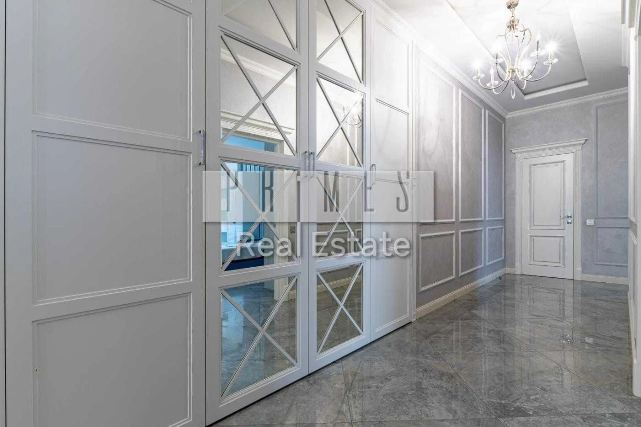 Без% Продаж 5 кімнатної квартири (208 м), вул. Драгомирова,