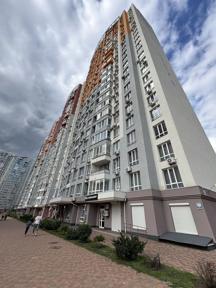 Продаж 1-кім. ЖК Каховська
