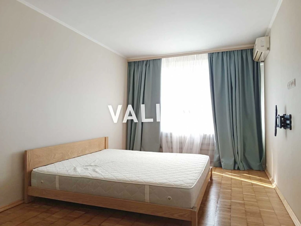 Продажа 1-комнатной квартиры 34м2 р-н Оболонь, пл.Оболонская