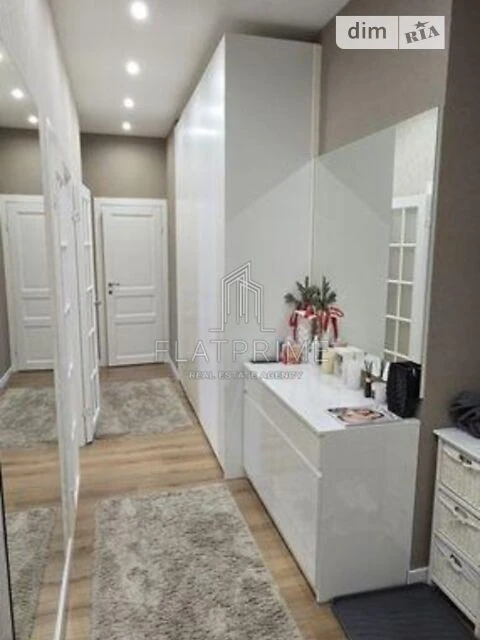 Sale of 2-room apartment 81.8 sq. m. on Andriy Verkhoglyada st. 20 •