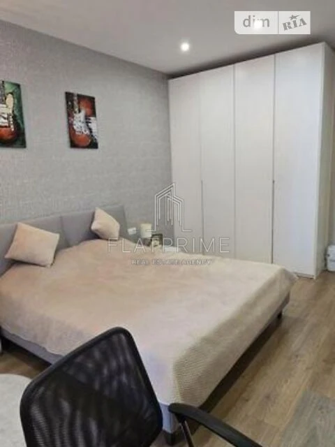 Sale of 2-room apartment 81.8 sq. m. on Andriy Verkhoglyada st. 20 •