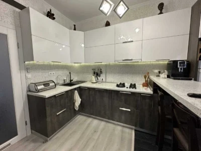 Під держпрограми: дворівнева 112 м² на Канатній, центр, газ,