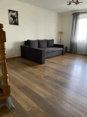Під держпрограми: 3к + мансарда 50 м² на Бабаджаняна, Черему