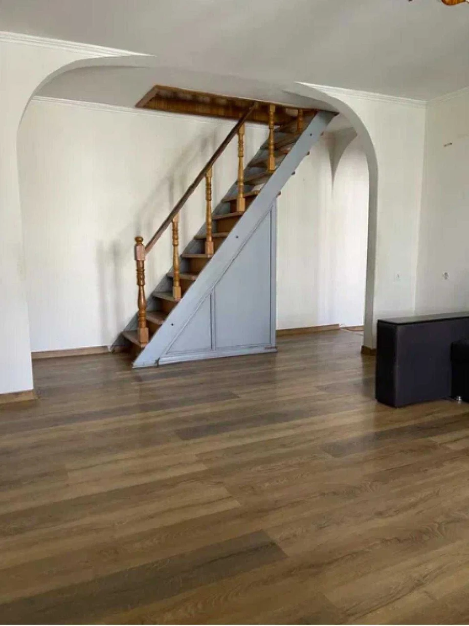 Під держпрограми: 3к + мансарда 50 м² на Бабаджаняна, Черему