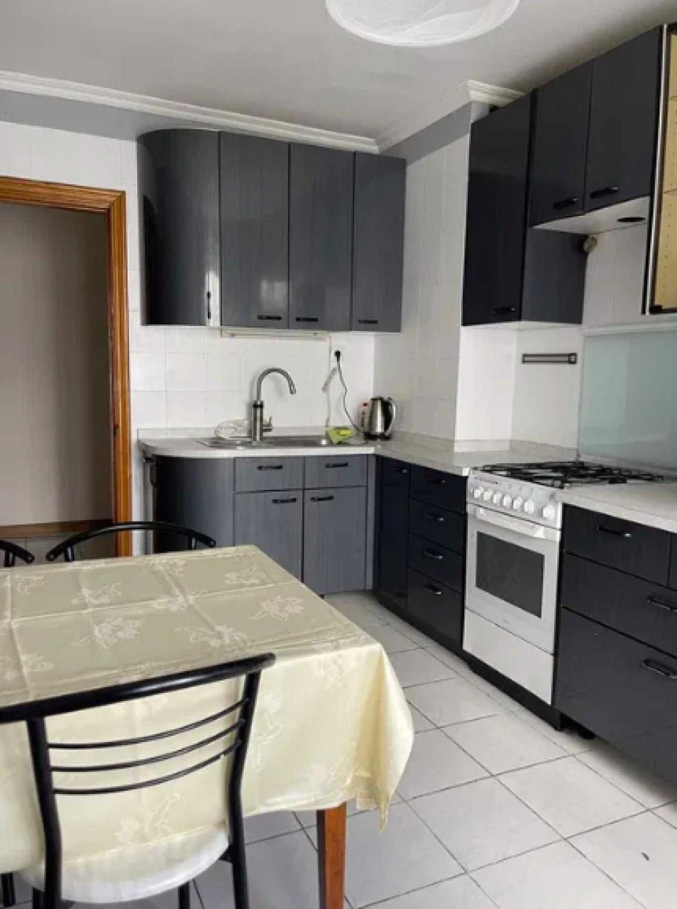Під держпрограми: 3к + мансарда 50 м² на Бабаджаняна, Черему