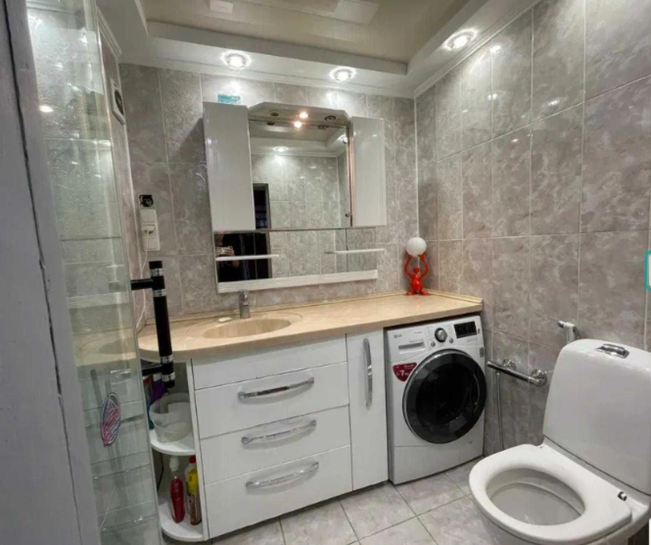 Під держпрограми: 3к + мансарда 50 м² на Бабаджаняна, Черему