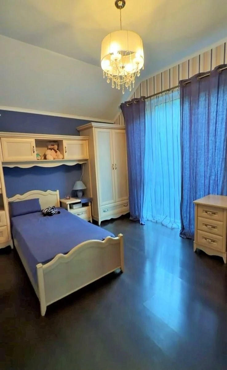 Будинок 3 рівневий в Одесі, пр-т Небесної Сотні (229-579)