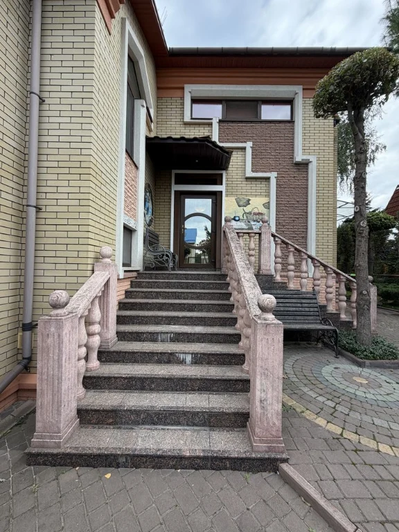 Статусная загородная резиденция | 270 м² + гостевой дом 100