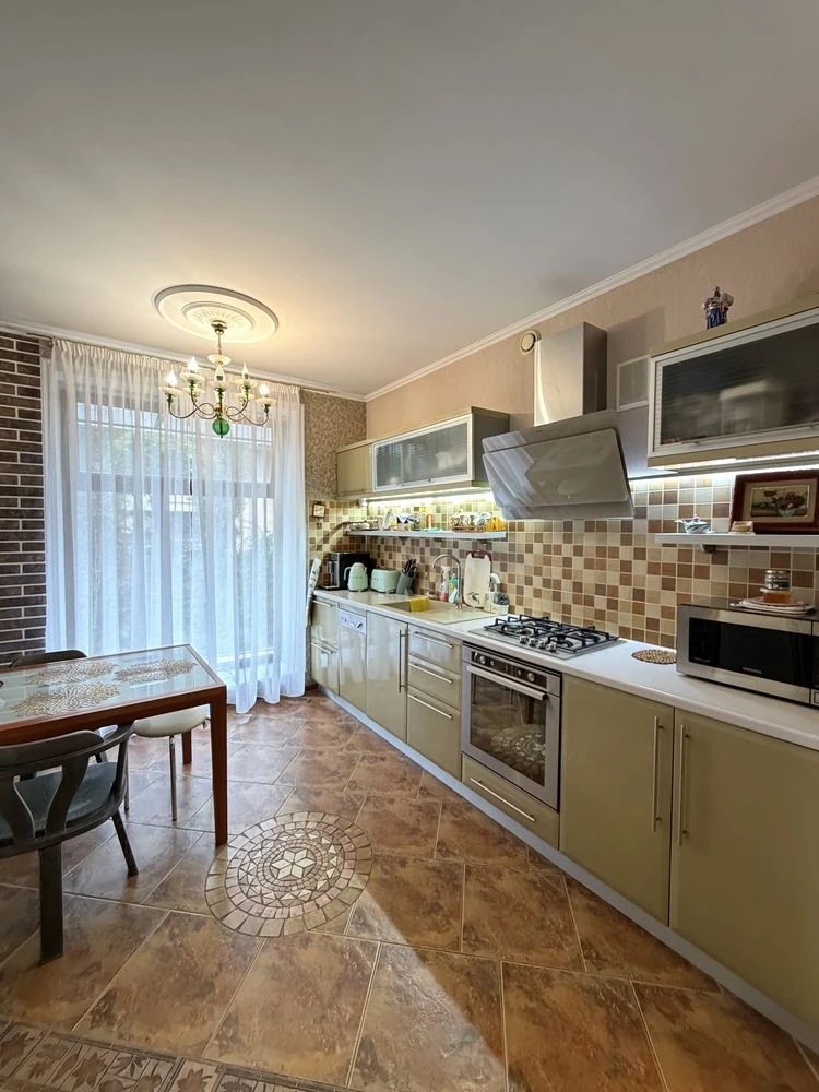 Статусная загородная резиденция | 270 м² + гостевой дом 100