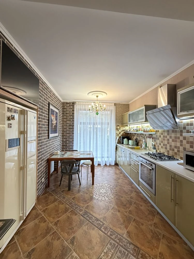 Статусная загородная резиденция | 270 м² + гостевой дом 100