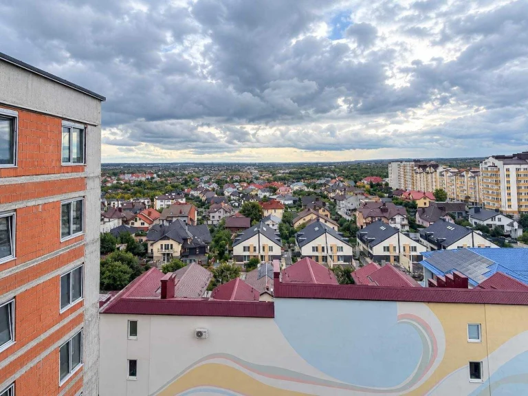 Продаж квартири в готовому будинку з шикарною панорамою за д