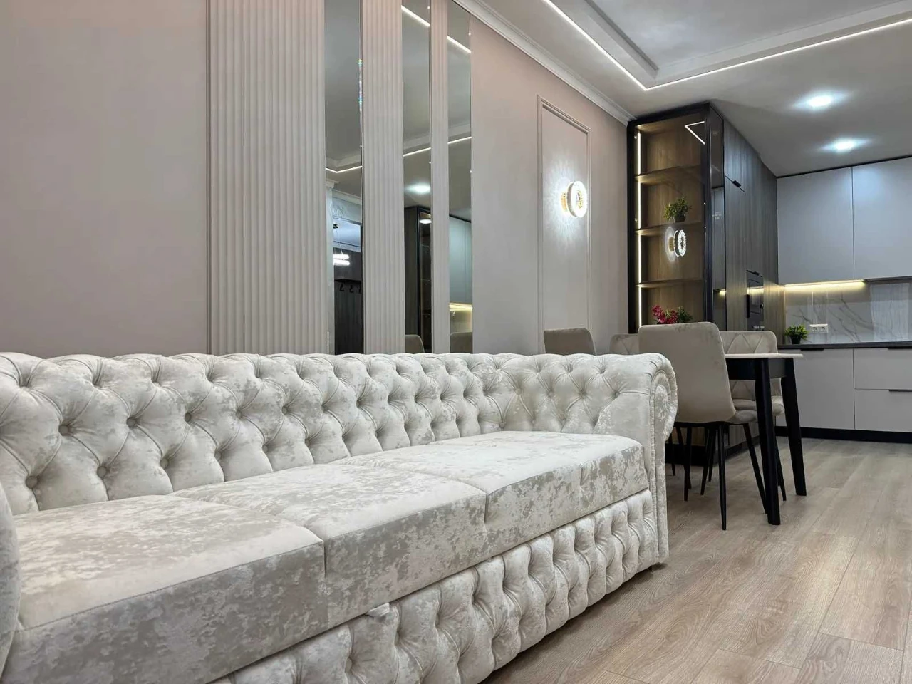 Стильна двокімнатна поблизу Veles Mall