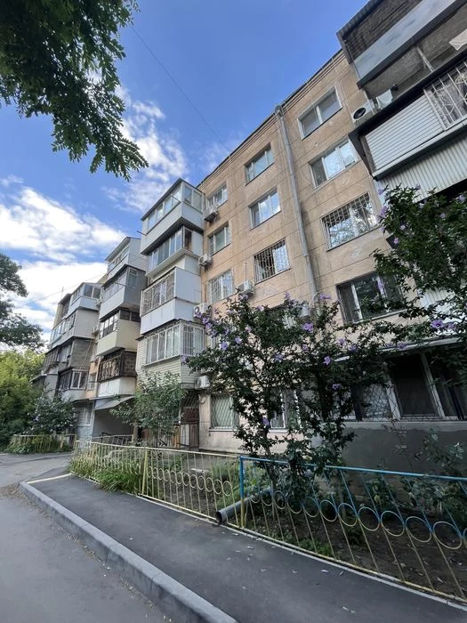 Продам большую 2-комнатную квартиру на Педагогической, 6-7 с