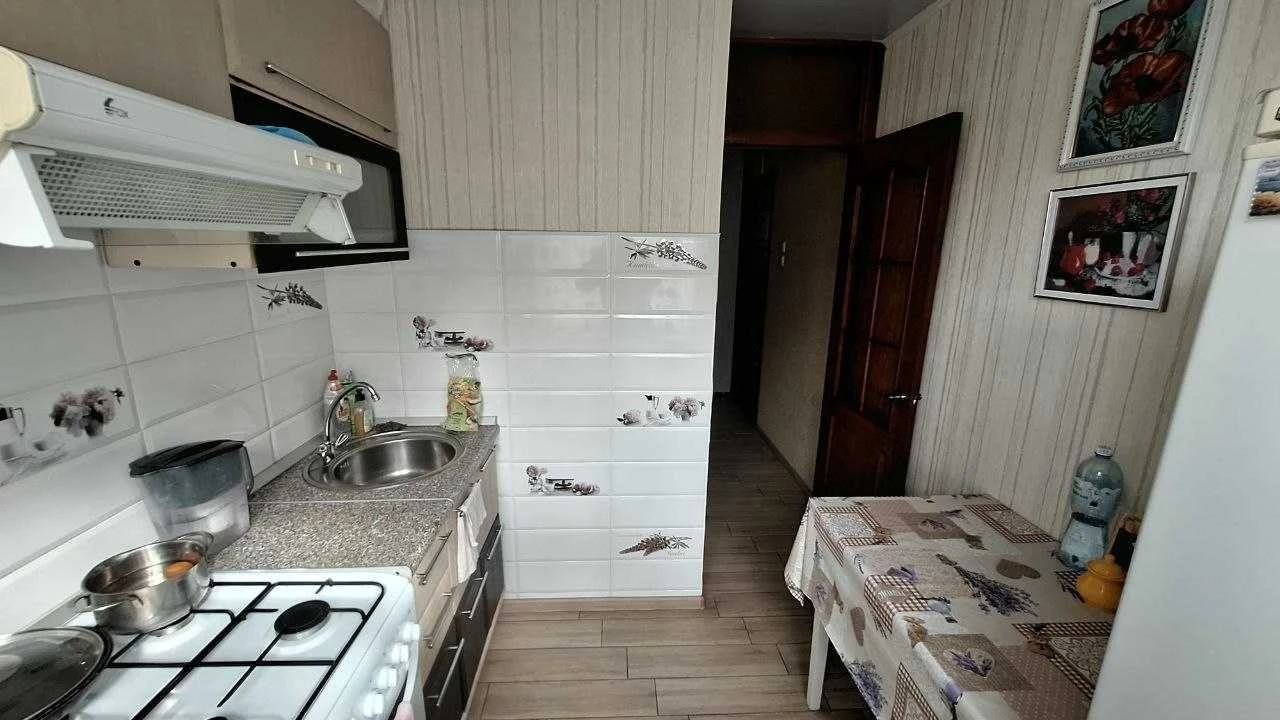 Продам 2-х комн. квартиру, Є-Відновлення, Ваучер