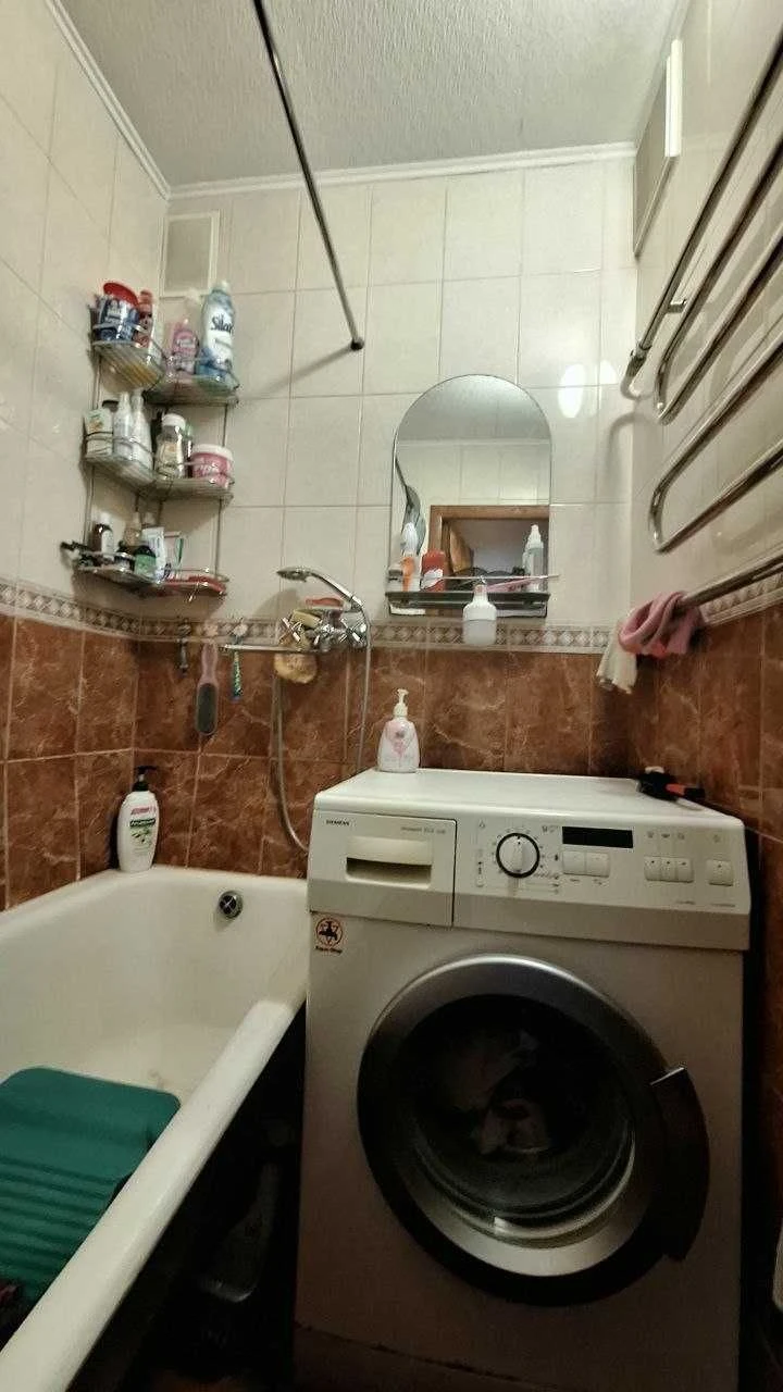 Продам 2-х комн. квартиру, Є-Відновлення, Ваучер
