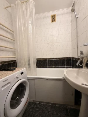 В продажу простора 3 кімнатна квартира