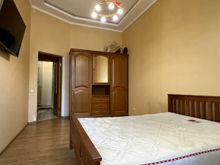 Квартира. Дніпро, Театральна вул.