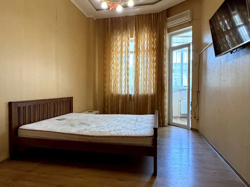 Квартира. Дніпро, Театральна вул.