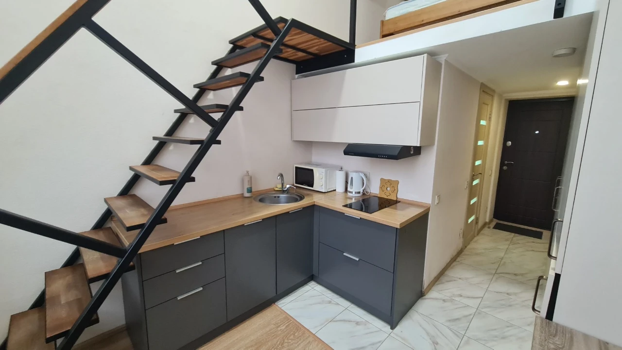 Продам свою дворівневу квартиру  SMART HOUSE Машинобудівна 4