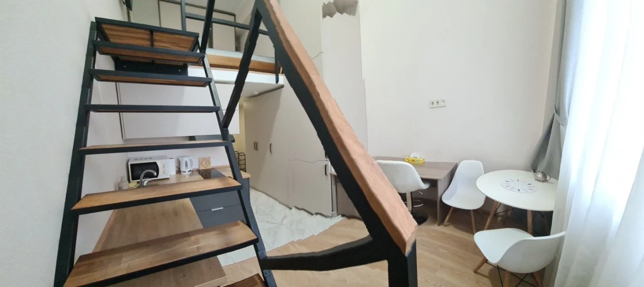 Продам свою дворівневу квартиру  SMART HOUSE Машинобудівна 4