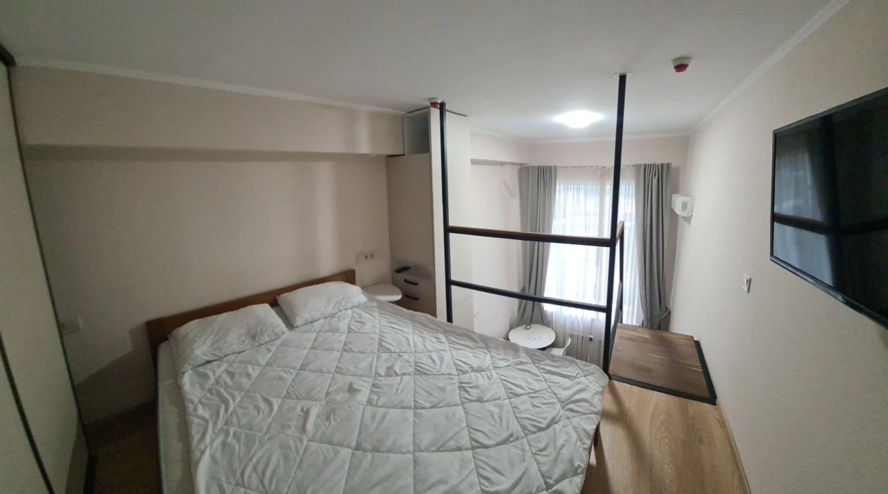 Продам свою дворівневу квартиру  SMART HOUSE Машинобудівна 4