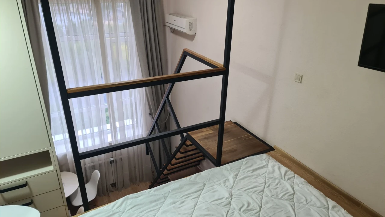 Продам свою дворівневу квартиру  SMART HOUSE Машинобудівна 4