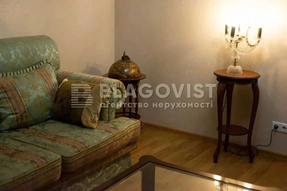 Продаж 3К Коновальця Євгена Щорса 44а Панорама на Печерську