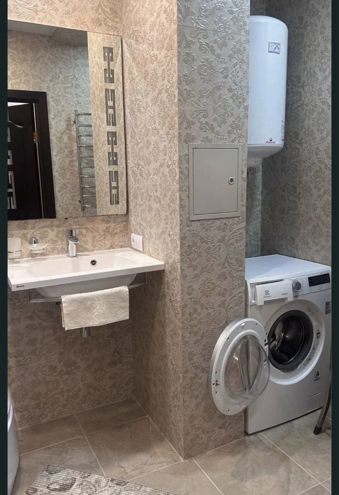 Продам 3-комнатную квартиру Яворницкого 45 Центр