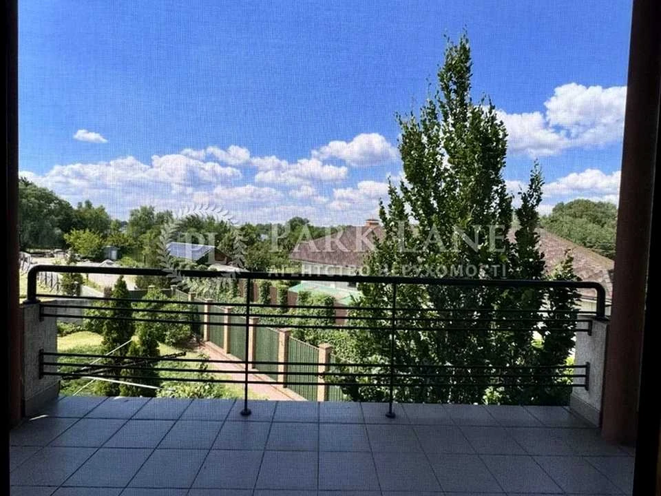 Будинок. Київ, Центральна вул.