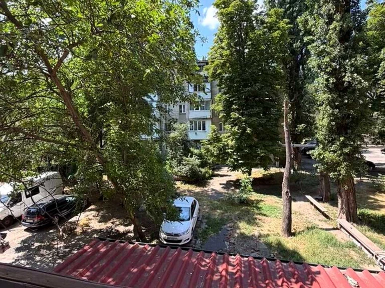 Квартира. Одеса, Середньофонтанська вул.