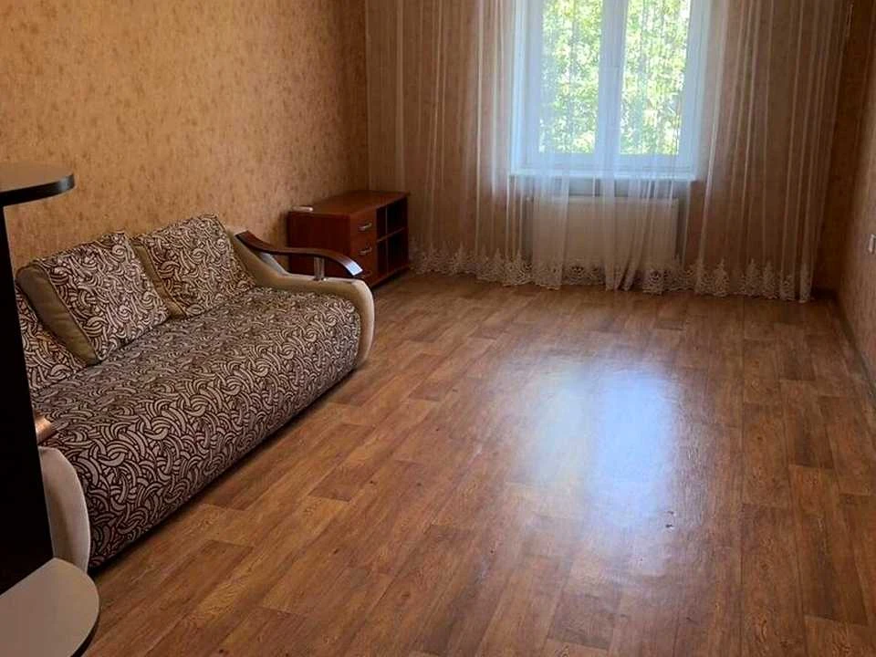 Квартира. Одеса, Середньофонтанська вул.