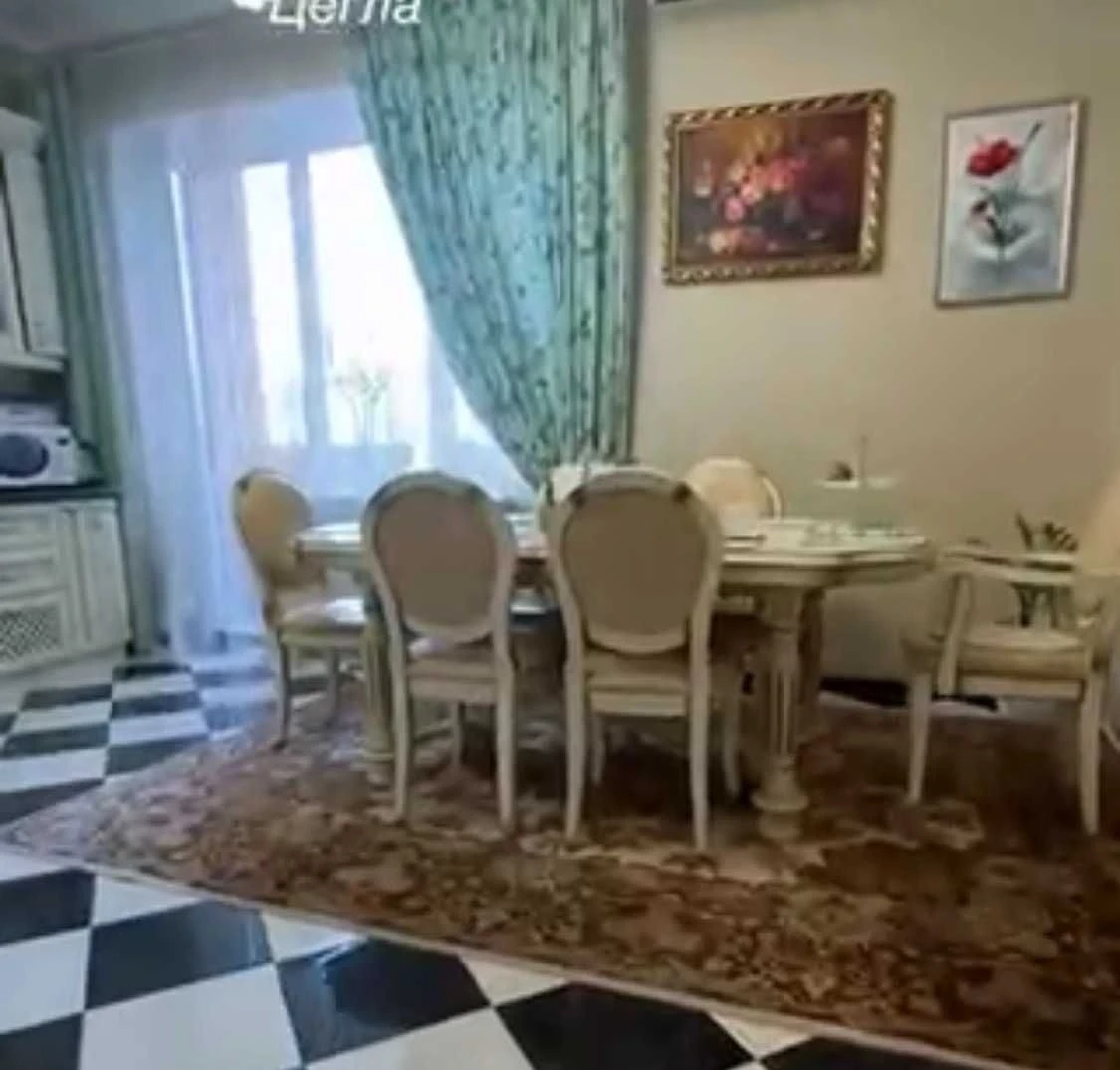 Kor 5 Продам 3х ком. на Хвойном переулке.