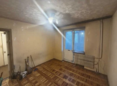 Продам 1 к.кв. на по. Аэрокосмическом ( Гагарина)