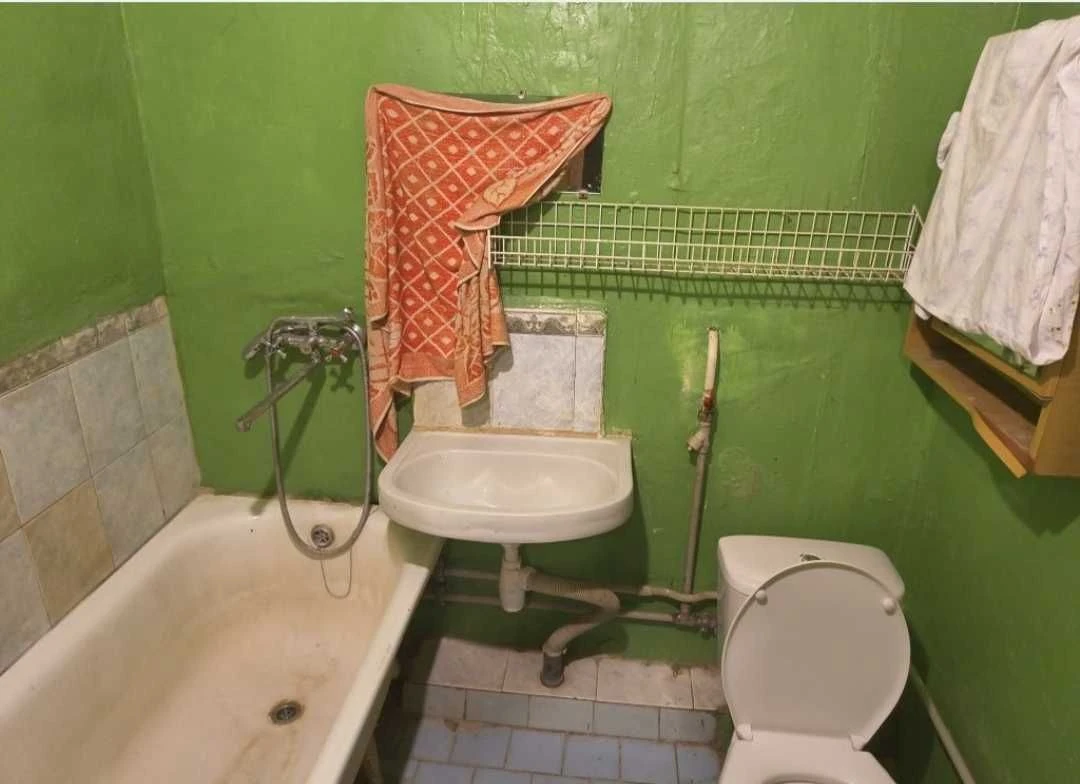 Продам 1 к.кв. на по. Аэрокосмическом ( Гагарина)
