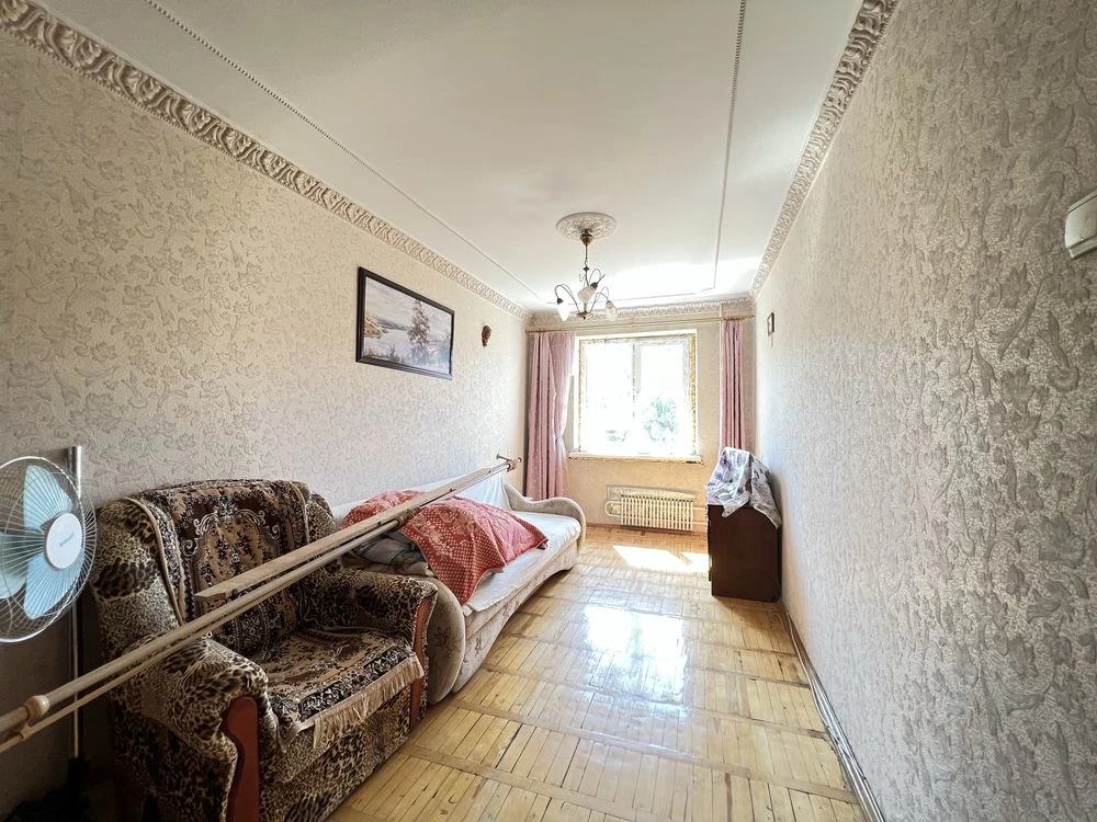 Продам 2 кімнатну квартиру на Салтівці вул. Нескорених 37Б
